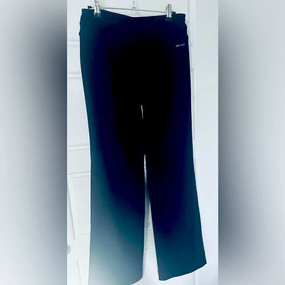 Nike Pants - #091 Nike wide leg leggings/Pants, size small and NWOT